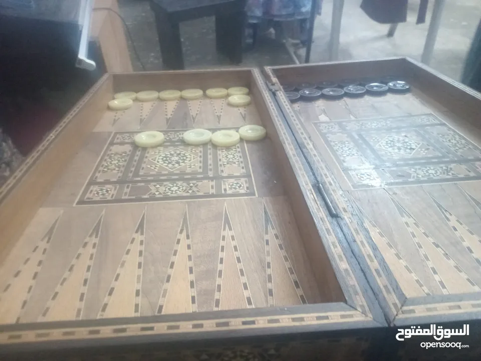 طاولة زهر تحفة للبيع مع شطرنج بنفس ا المستعجل