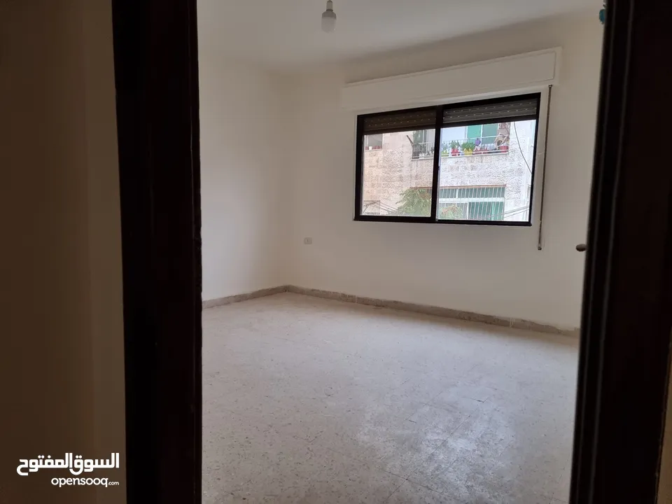 شقه طابق ثالث للبيع من المالك مباشره