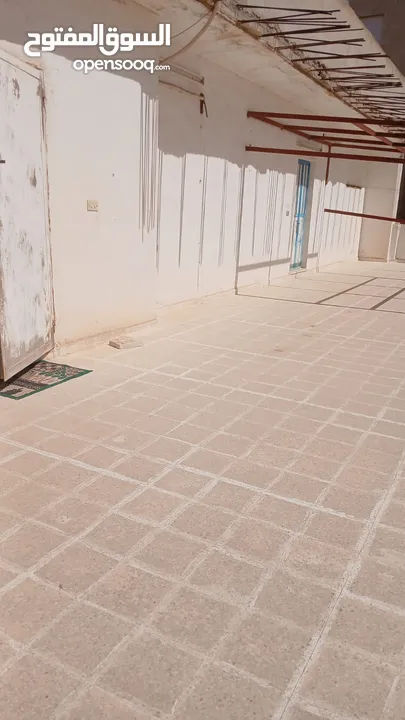 فيلا مميزة مع رووف   للاستثمار والايجار قريبة من شارع المطاعم وبالقرب من مدينة الجبيهة الترويحية