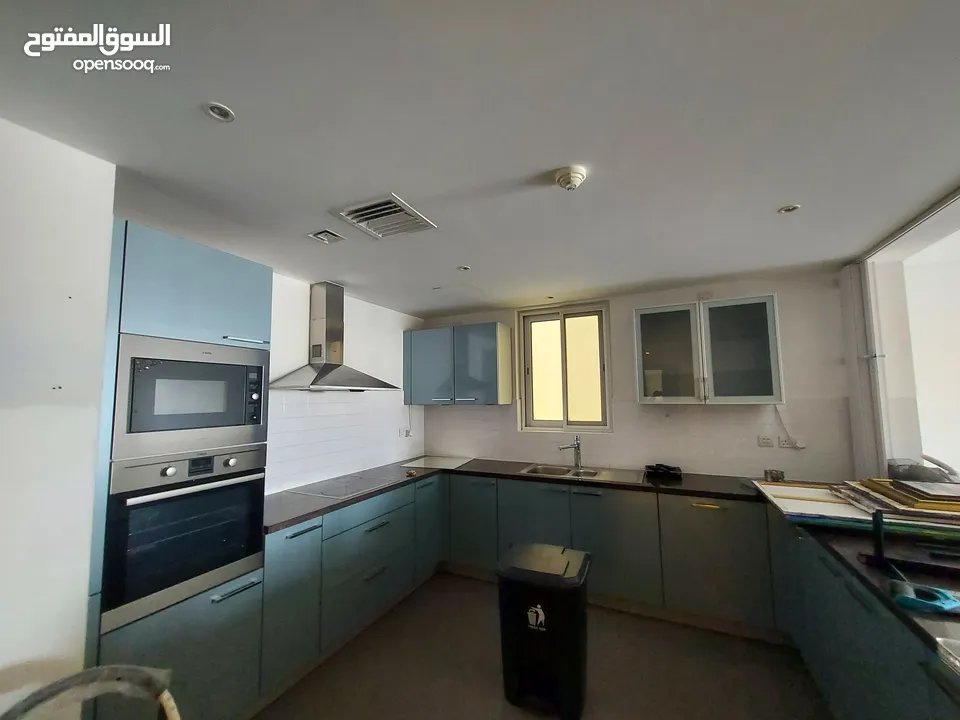 2 Bedrooms Apartment for Rent in Al Mouj REF:880R
