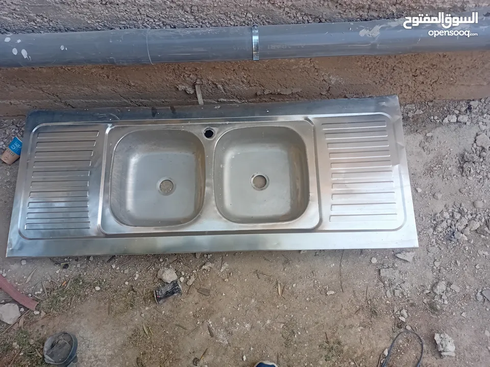 باب حديد خارجي مع مجلى ستانلس