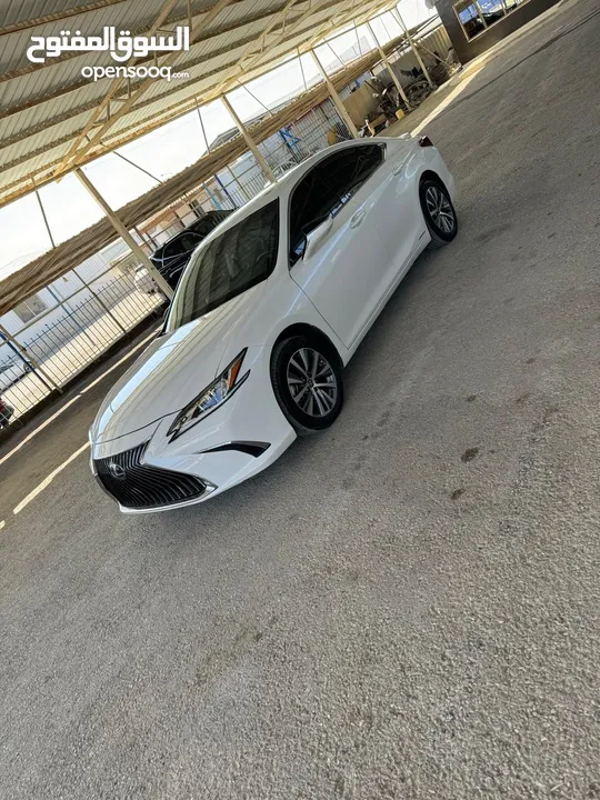 Lexus ES 300h 2021  لكزس هايبرد حره غير مجمركه ، البيع : مجمرك جاهز او بدون جمرك حره