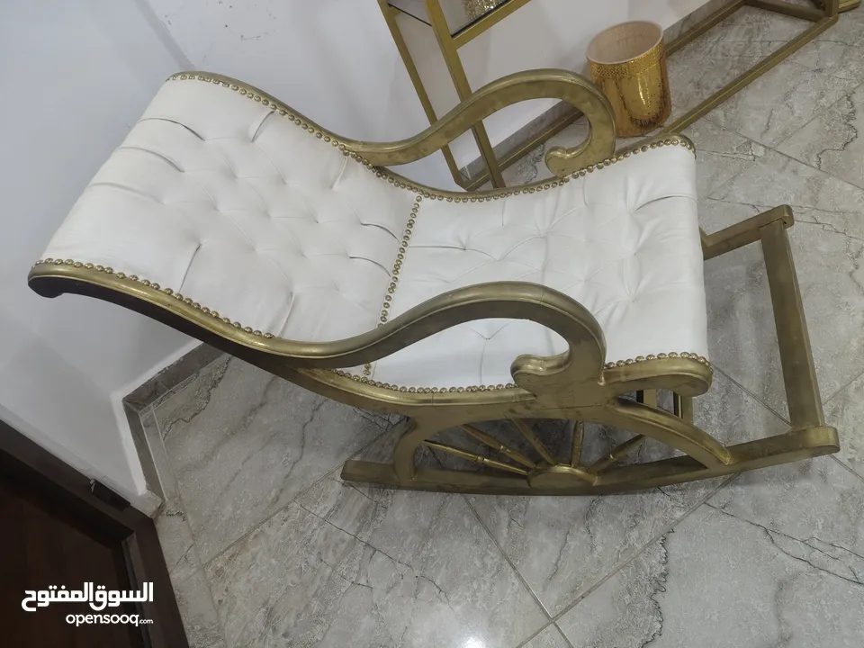 كرسي هزاز شبه جديد
