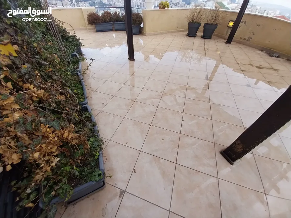 شقة غير مفروشة للإيجار 375م2 ( Property 19249 )-175072681
