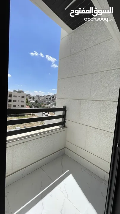 شقة مع روف في البنيات للبيع
