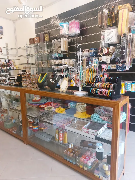 محل تجاري للبيع مع ديكورات أو بدون