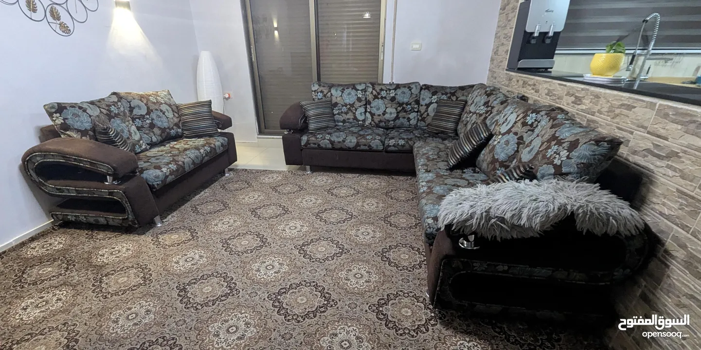طقم كورنر بحالة جيدة