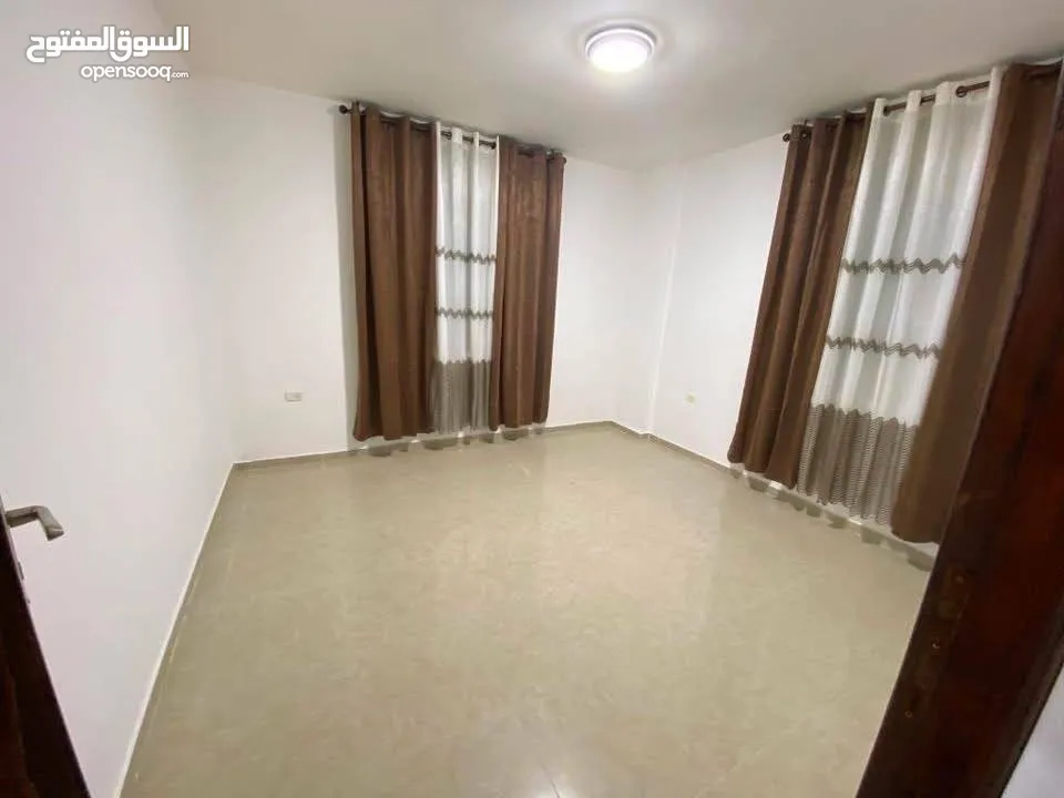 شقة للأيجار الطيرة قرب شرطة الحراسات