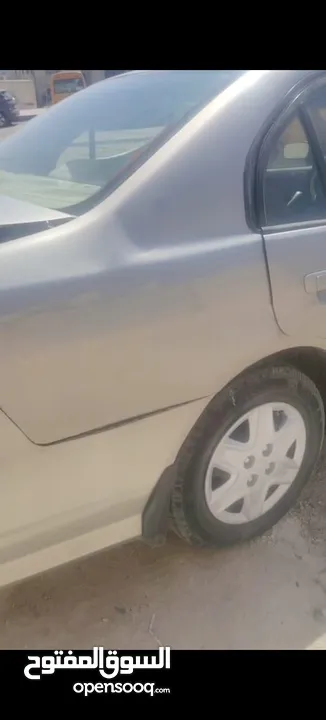 هوندا سيفيك شمباني للبيع على وضعها تعرضت لحادث وبحاجة لأصلاح