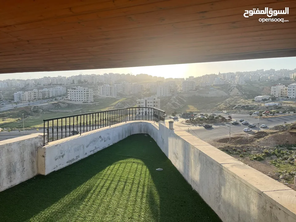 شقة طابق رابع مع روف في شفا بدران بجانب مدرسة نجمة الفريد للبيع