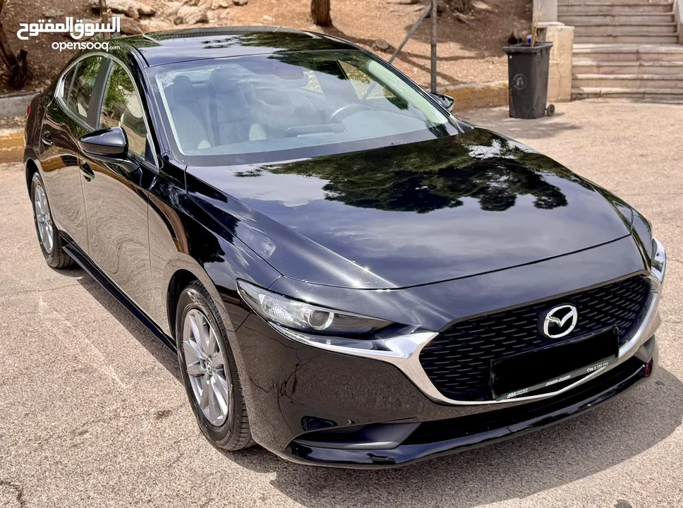مازدا زوم 3 SkyActive مايلد هايبرد 2023 وارد الخياط عداد 43 ألف فقط كرت ابيض