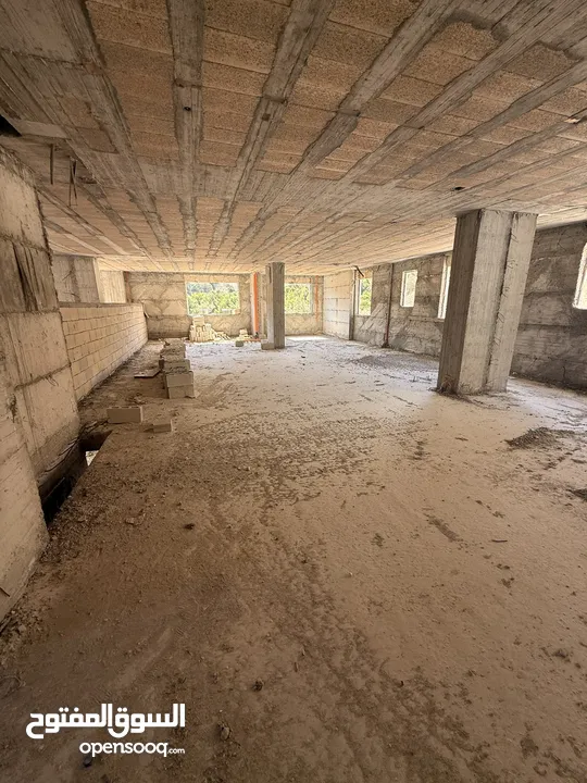 شقة مميزة طابق ارضي مع حديقة خاصة