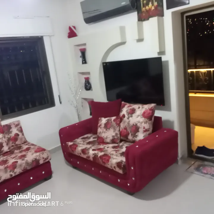 طقم كنب فاخر 9 مقاعد مع طاولة