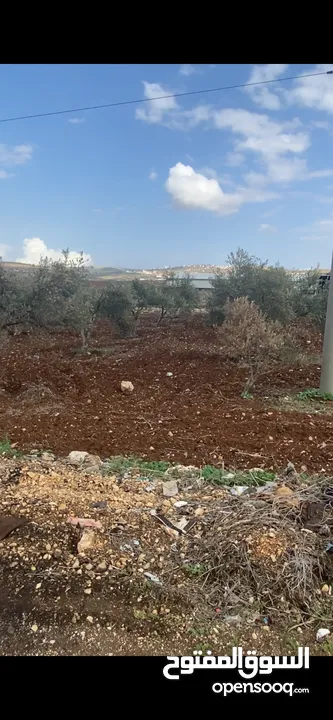 قطعة ارض للبيع ، بالقرب من سوبر ماركت الملاح على الشارع الرئيسي الذي يربط بيت قاد بدير غزالة