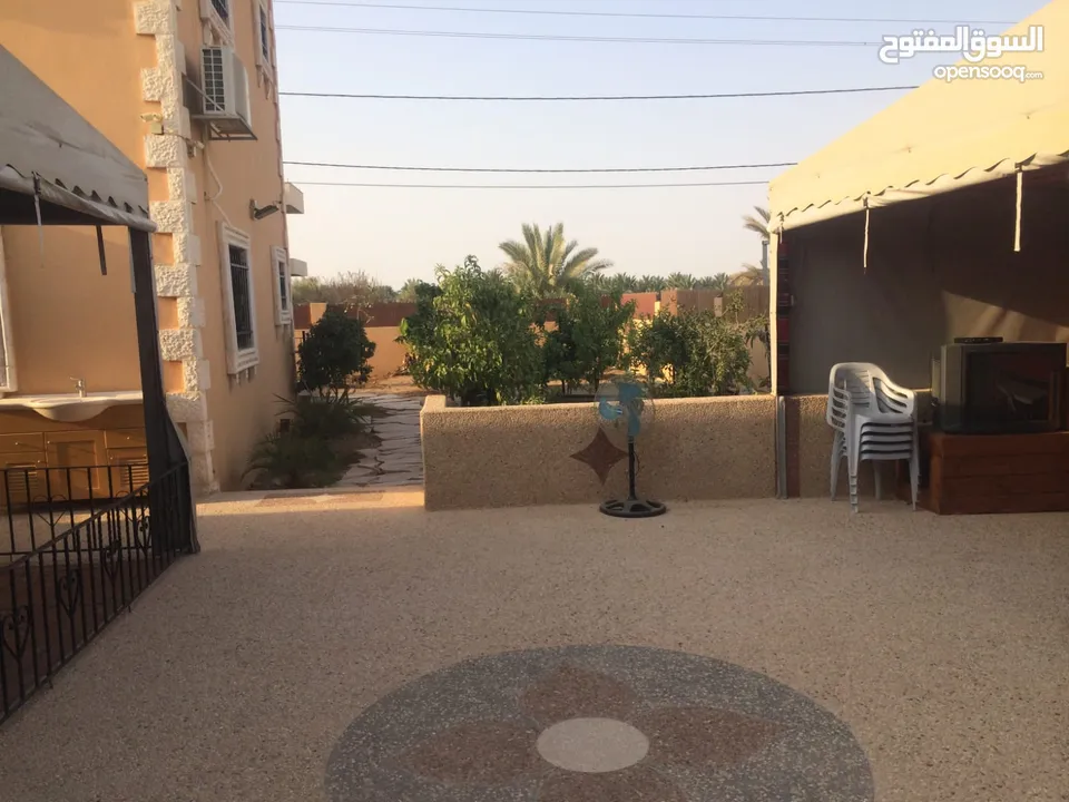 فيلا للبيع بالقرب بشارع الباباي