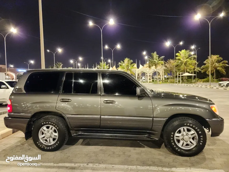 ستيشن لكزس كلاسيك للايجار اليومي صلالة   classic lexus LX 470 for rent in  Salalah