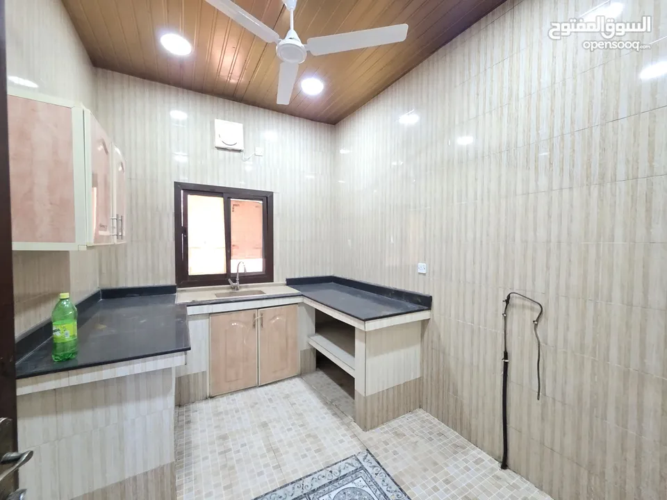 شقة كبيرة في البسيتين  Large apartment in Busaiteen