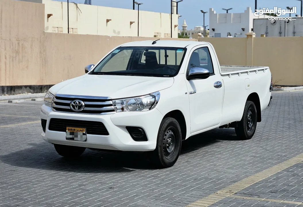 TOYOTA HILUX 2021 SINGEL CABIN AGENCY MAINTAINED TOP EXCELLENT CONDITION URGENTLY FOR SALE