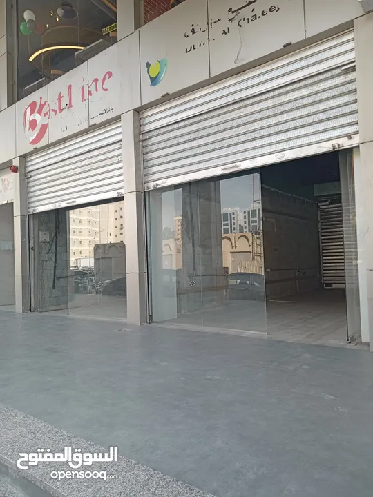 محلات للايجار شارع حبيب مناور  الفروانيه
