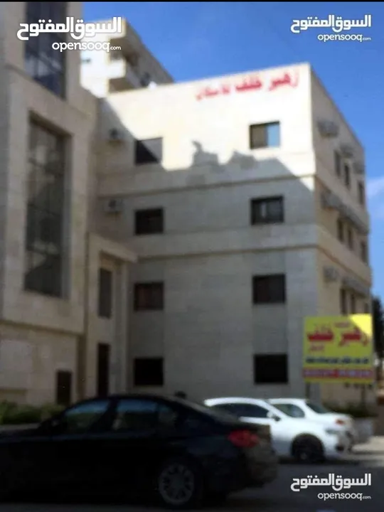 من المالك ستوديو  مفروش للايجار/مقابل البوابه الرئيسيه للجامعه الاردنيه وخلف محطه جوبترول مباشره.