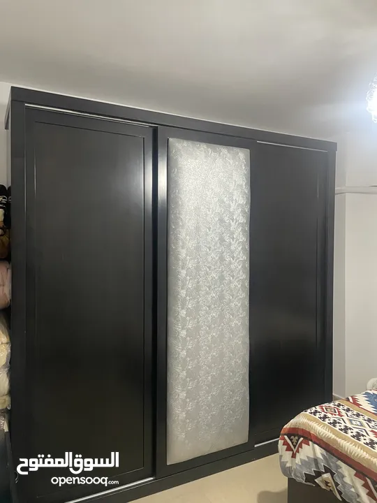 غرفة نوم مستعملة بحالة ممتازة جدا