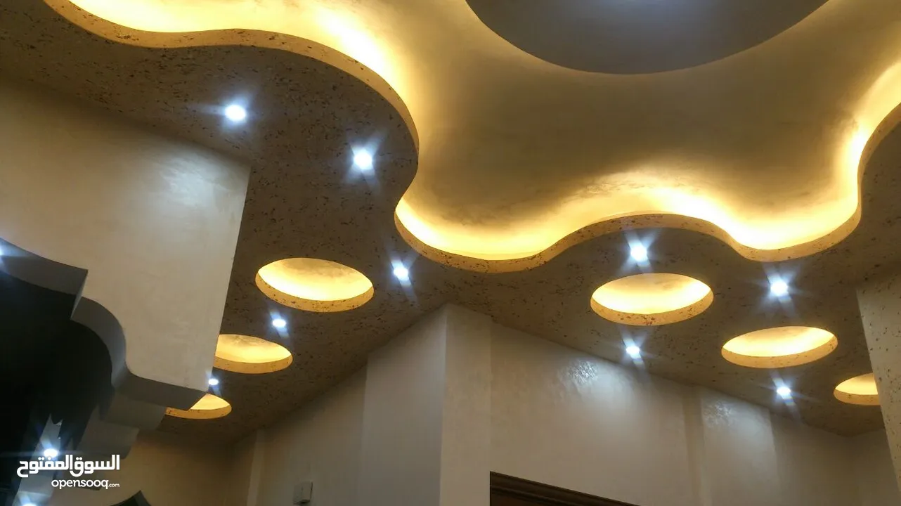 شقة طابقية للبيع في منطة المرقب/الربوة - من أجمل مناطق عمان الشرقية.