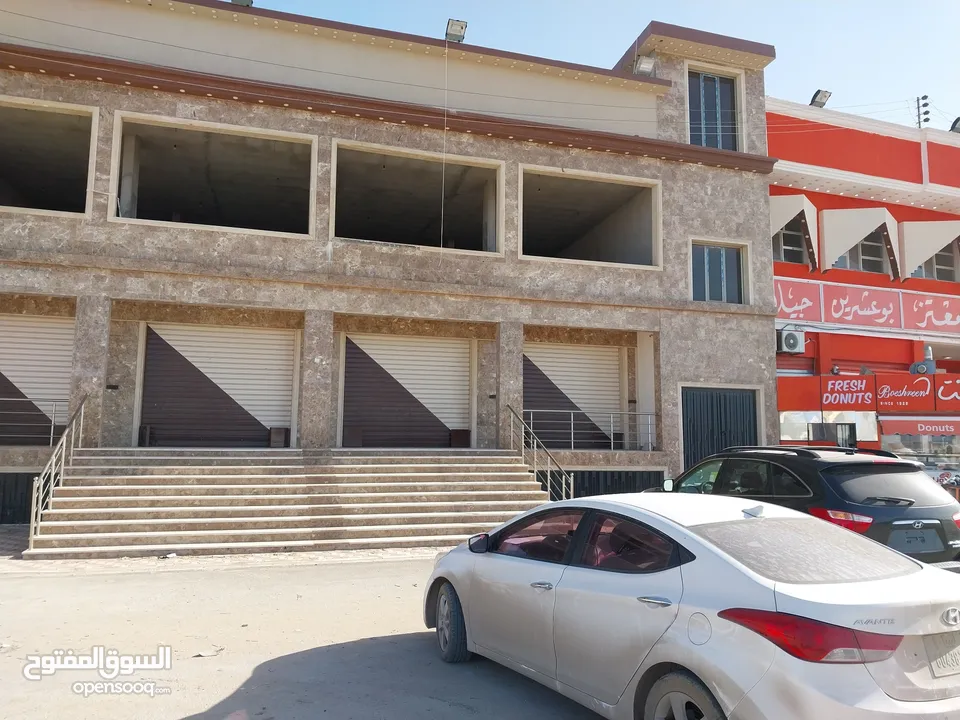 مبنى للأجار  مبنى في سيدي خليفة على طريق الساحل جنب حلواني معتز بوعشرين