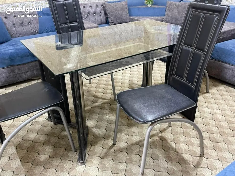 طقمين كنب وطاولة سفرة ومرجيحة