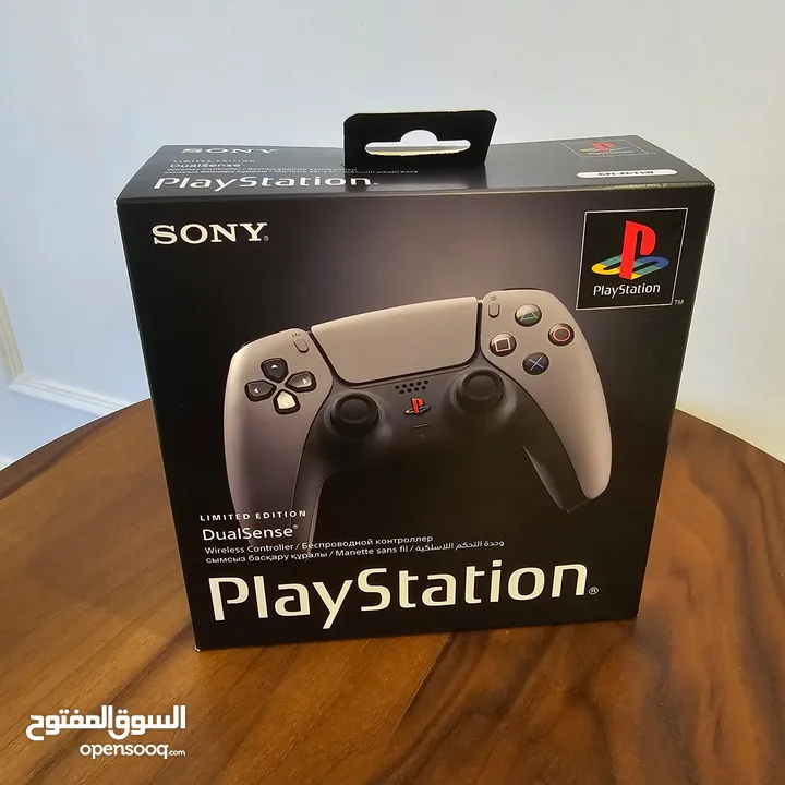 PS1 edition PS5 controller 30th anniversary