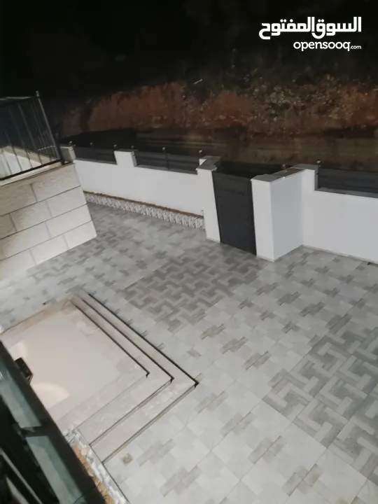 بيت جديدغير مسكون مكون من ثلاث طوابق المزرعه الغربيه