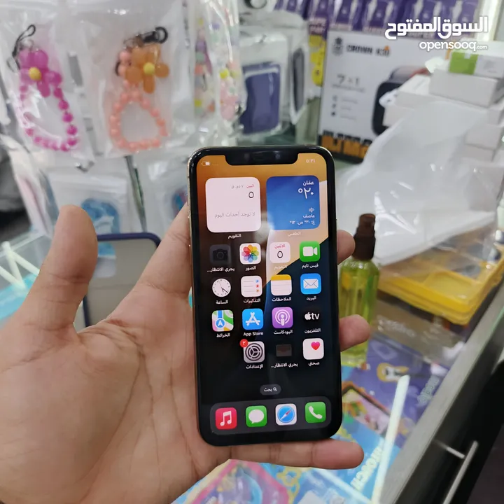 جهاز نظيف جداً11pro مغير بطارية فقط 256g و 64 مع بكج هدايا