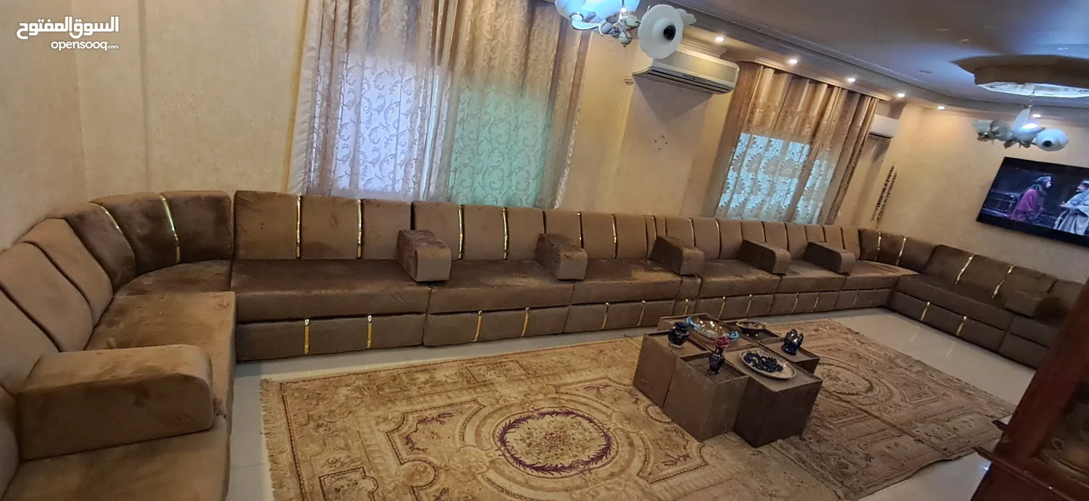 مجلس خليجى تفصيل بحال الوكاله للبيع فى اربد 32 مقعد
