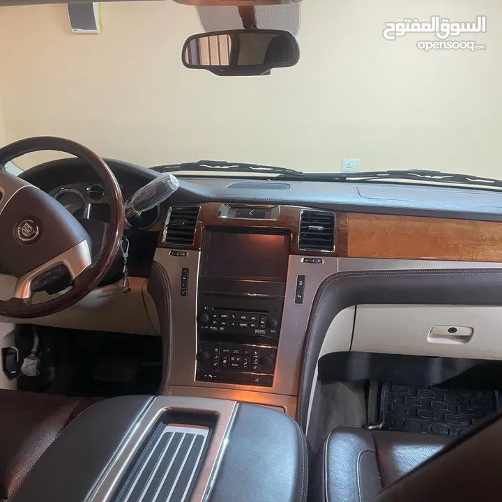 كاديلك اسكاليد بلاتينيوم أعلى صنف 2013 مخزن مالك ثالث بنزين وارد الوكيل