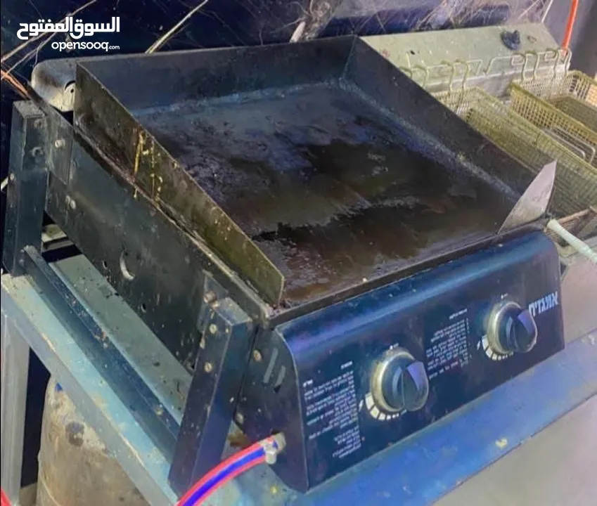 عدة مطعم للبيع