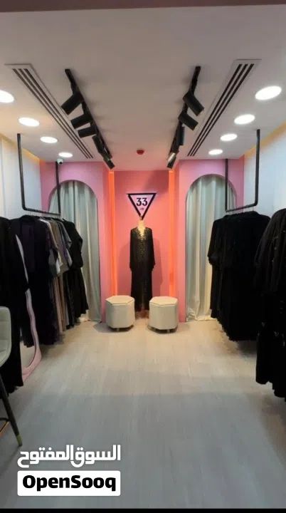 محل عبايات في الروضة مول في امارة عجمان