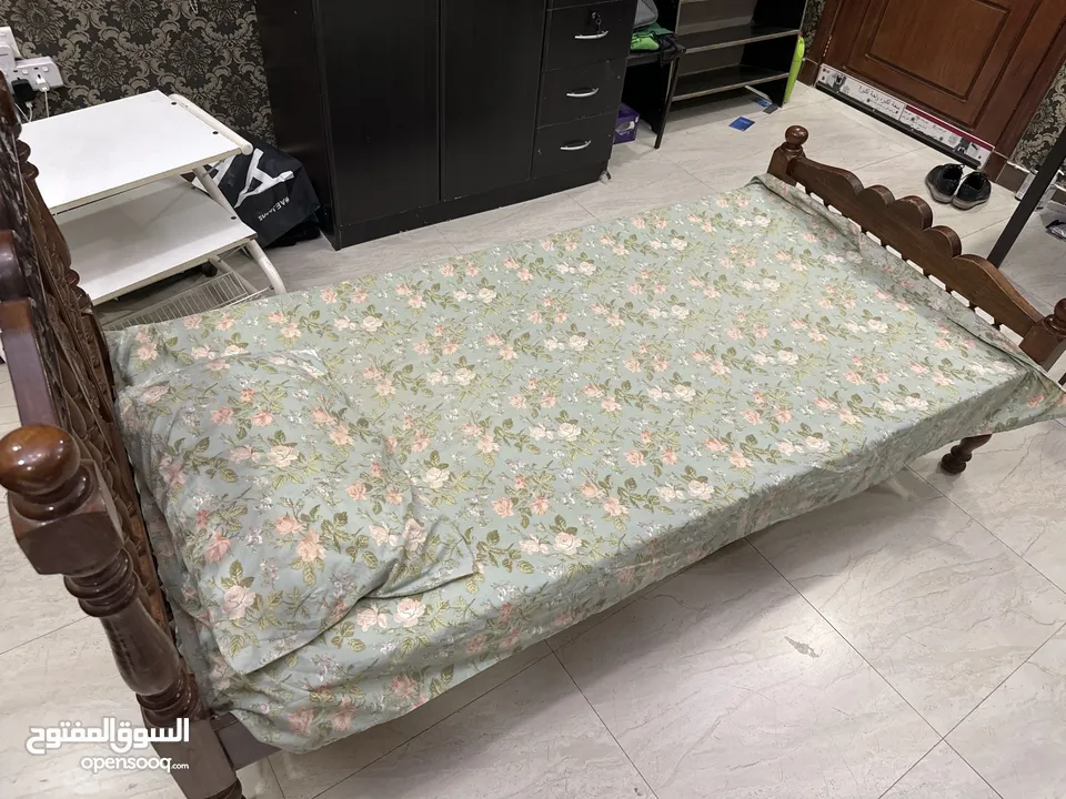 Single cot wit matters for sale