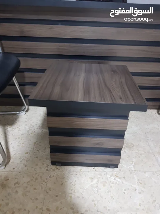 اثاث مكتب ضخم للبيع بسعر مميز
