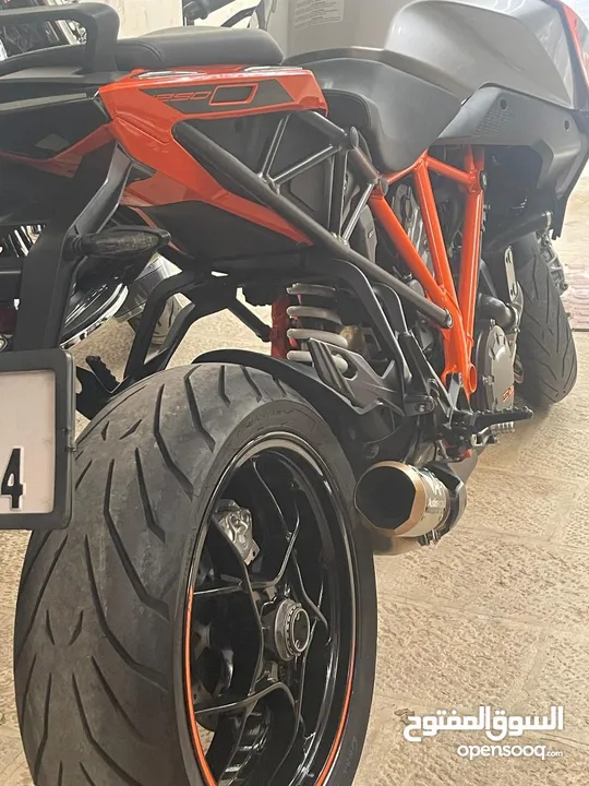 وحش الطرقات – KTM 1290 Super Duke GT موديل 2016  دراجة رياضية وسياحية فاخرة بحالة وكالة للبيع