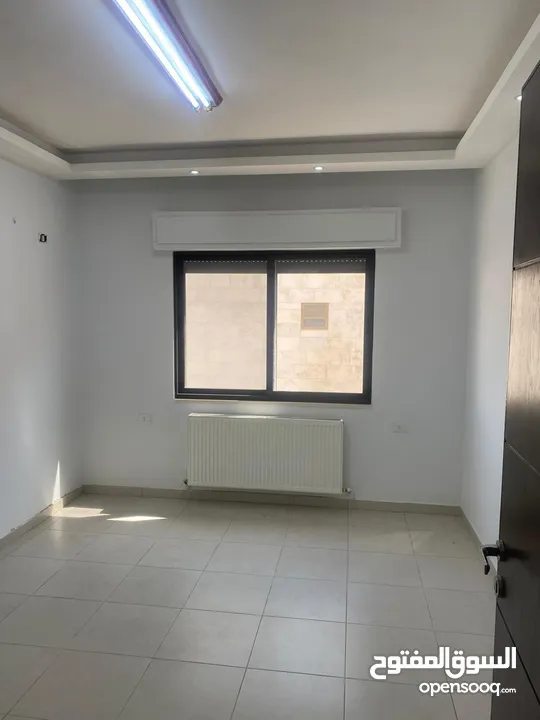 شقة فارغة للبيع او للإيجار في حي الصحابة - ref: 14582