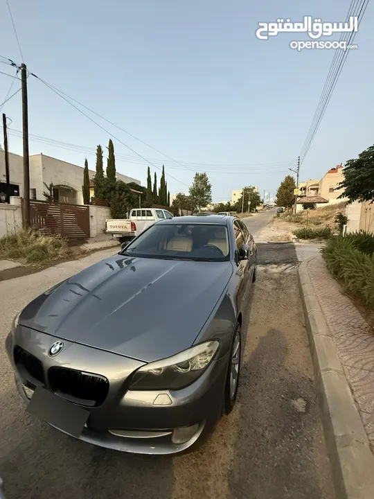 لون مميز بحالة ممتازة BMW f10 فحص كامل ماتور 3000