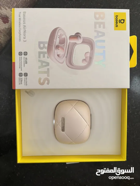 Brand New Baseus Beauty Beats Earbuds. Never used! Great condition! Pink Colour!