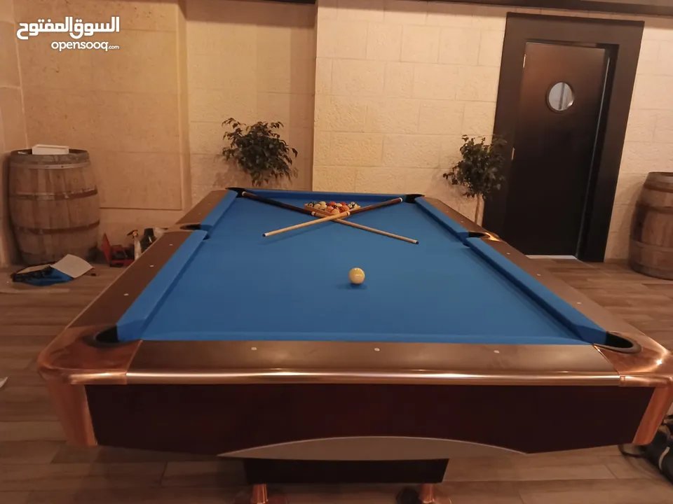 خدمات تنجيد فك نقل تركيب وتغيير فرش طاولات البلياردو والسنوكر افضل فني تنجيد فرش دقه ومهارة بالعمل