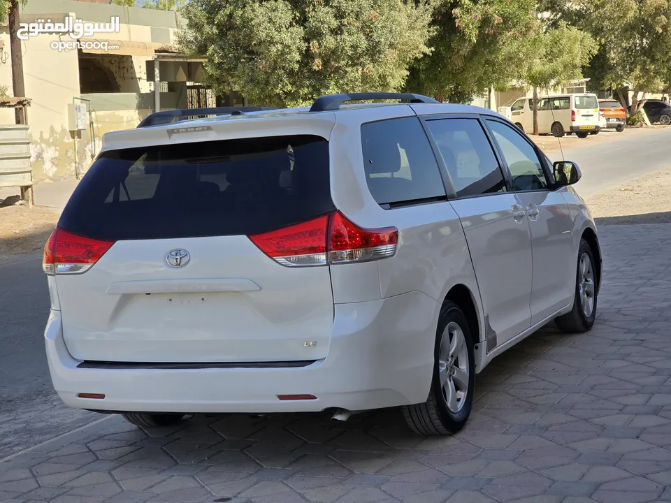 Toyota Sienna LE V6 USA 2012 price 27,000 AED