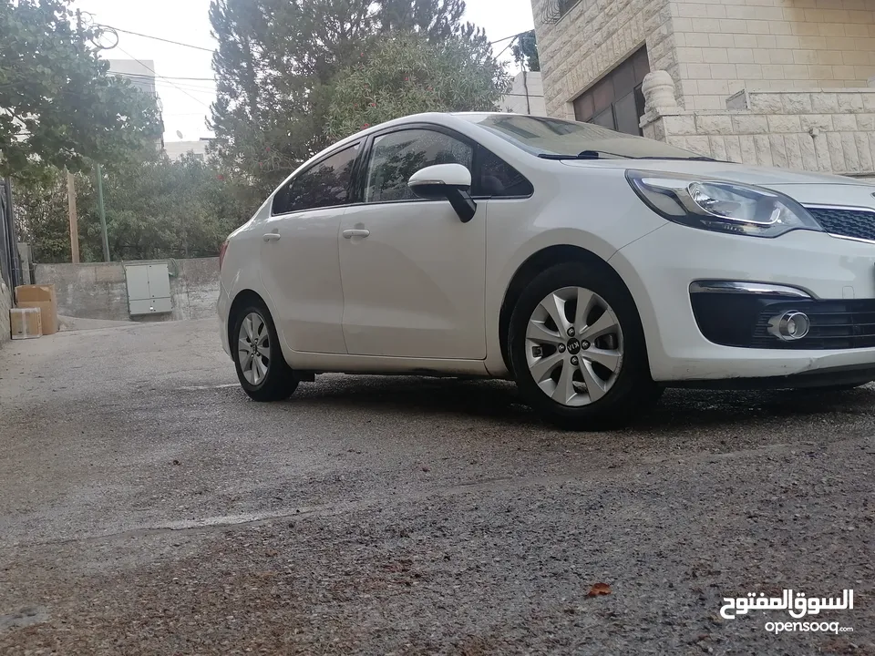 كيا ريو 2017 / ماتور 1400 / فحص نخب / عداد قليل /سياره بحاله الشركه