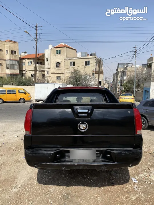 كاديلاك بسعر حرق