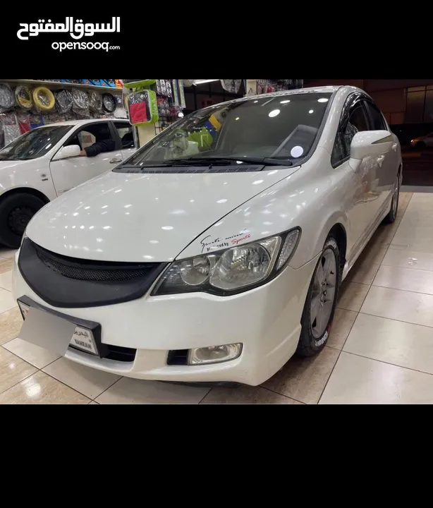 Honda Civic pearl white color