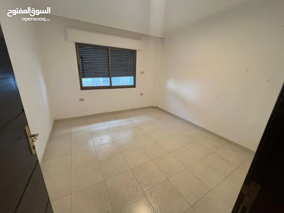 شقة فاخرة سوبر ديلوكس للبيع المستعجل في دير غبار مساحة 108 متر البيع بداعي السفر كاش فقط