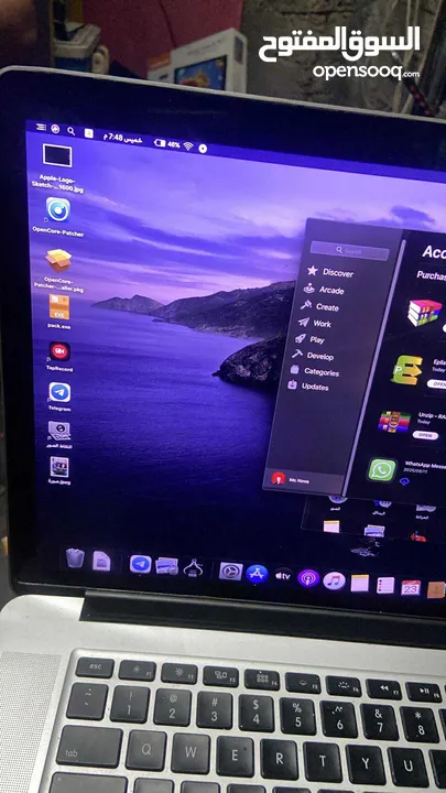 ماك بوك برو مستعمل الجهاز فخم باللون الفضي macbook pro