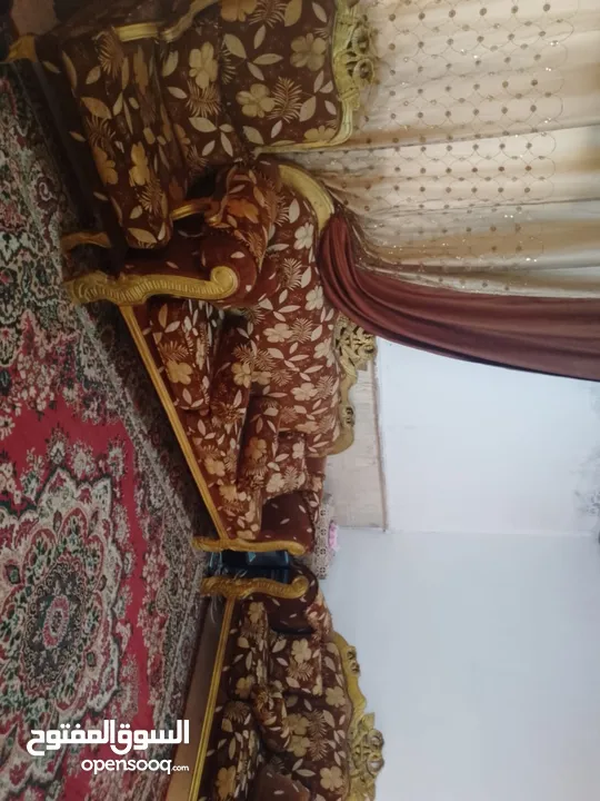 طقم كنب للبيع موجود في السلط ام العمد