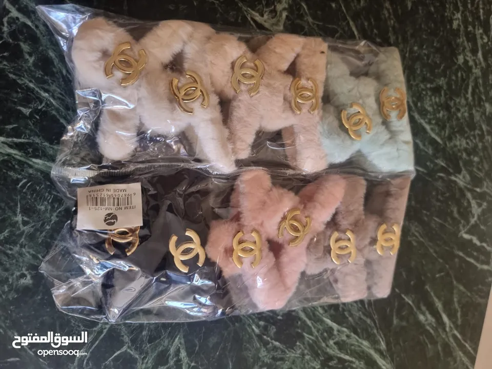 اكسسورات بسعر ه 90 درزن اشكال وانواع مختلفه مطلوب 500 دينار
